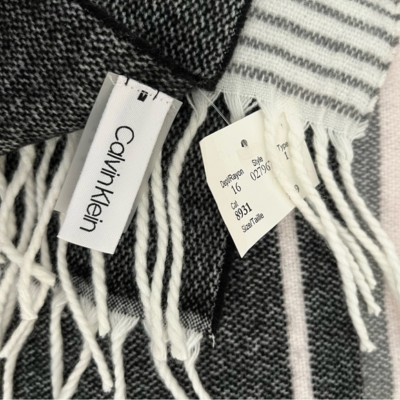 NEW WITH TAG calvin klein scarf - Picture 2 of 2